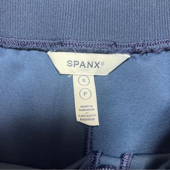 SPANX  Navy Blue Shorts - Picture 6 of 6
